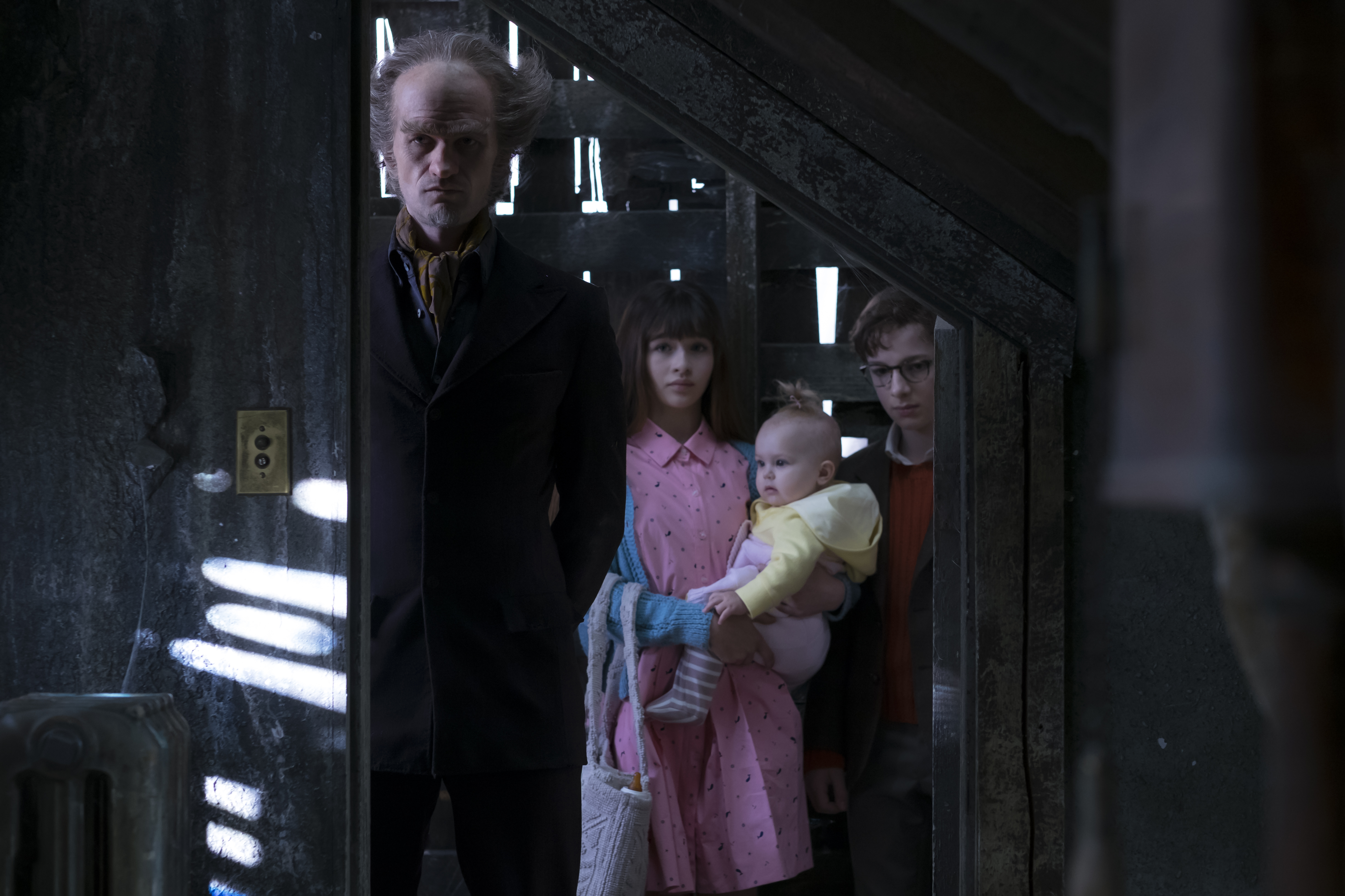 a-series-of-unfortunate-events-still-01