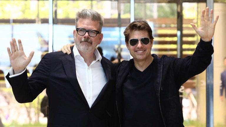 fotografía de christopher mcquarrie y tom cruise misión imposible