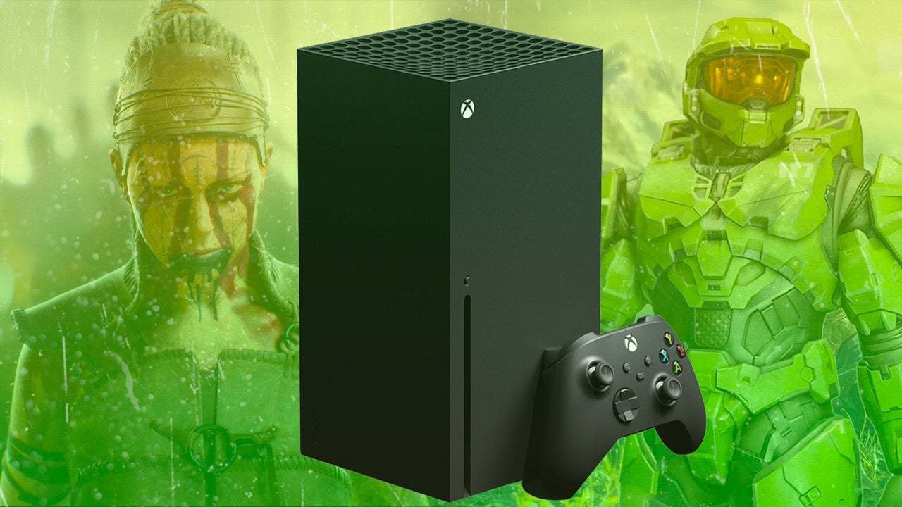Fotografía de Xbox Series X con imagen de Halo Infinite y Hellblade 2