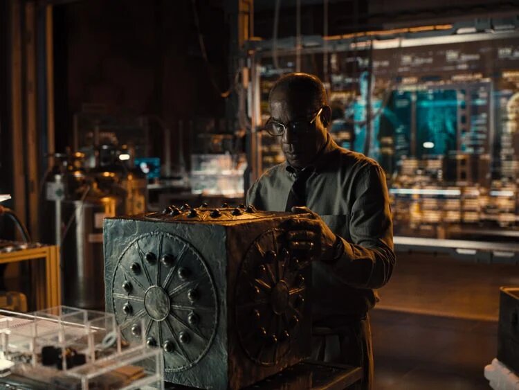 zack-snyders-justice-league-silas-stone