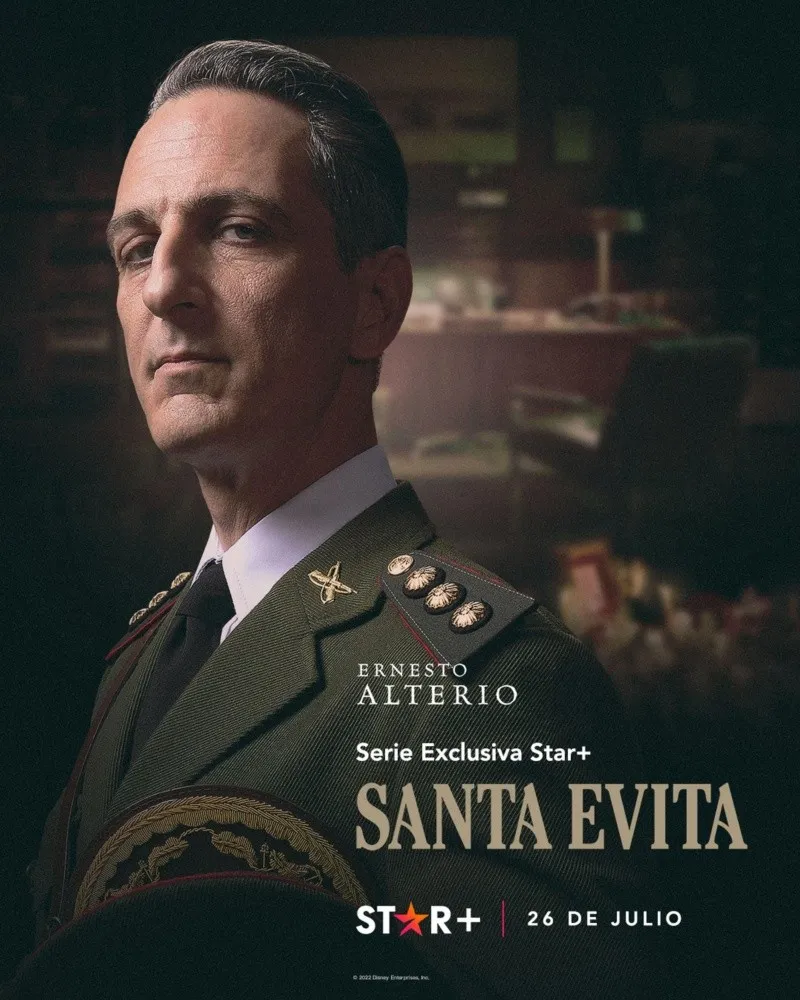 santa-evita-04