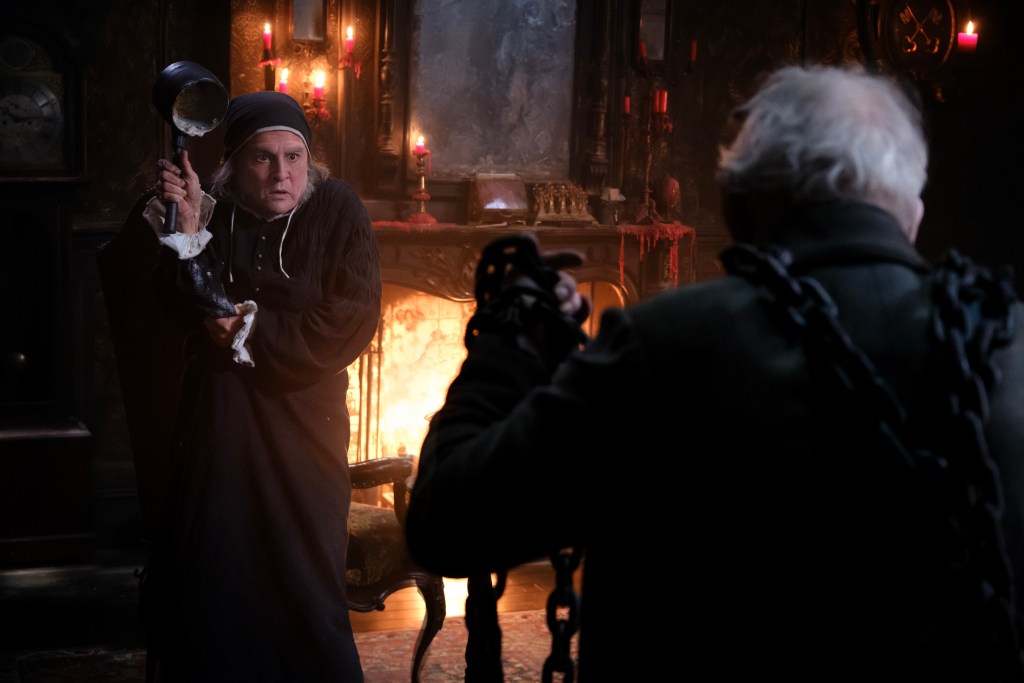 Johnny Depp e Ian McKellen en Ebenezer: Los Fantasmas de Navidad.